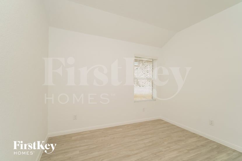 Building Photo - 6114 Fusse