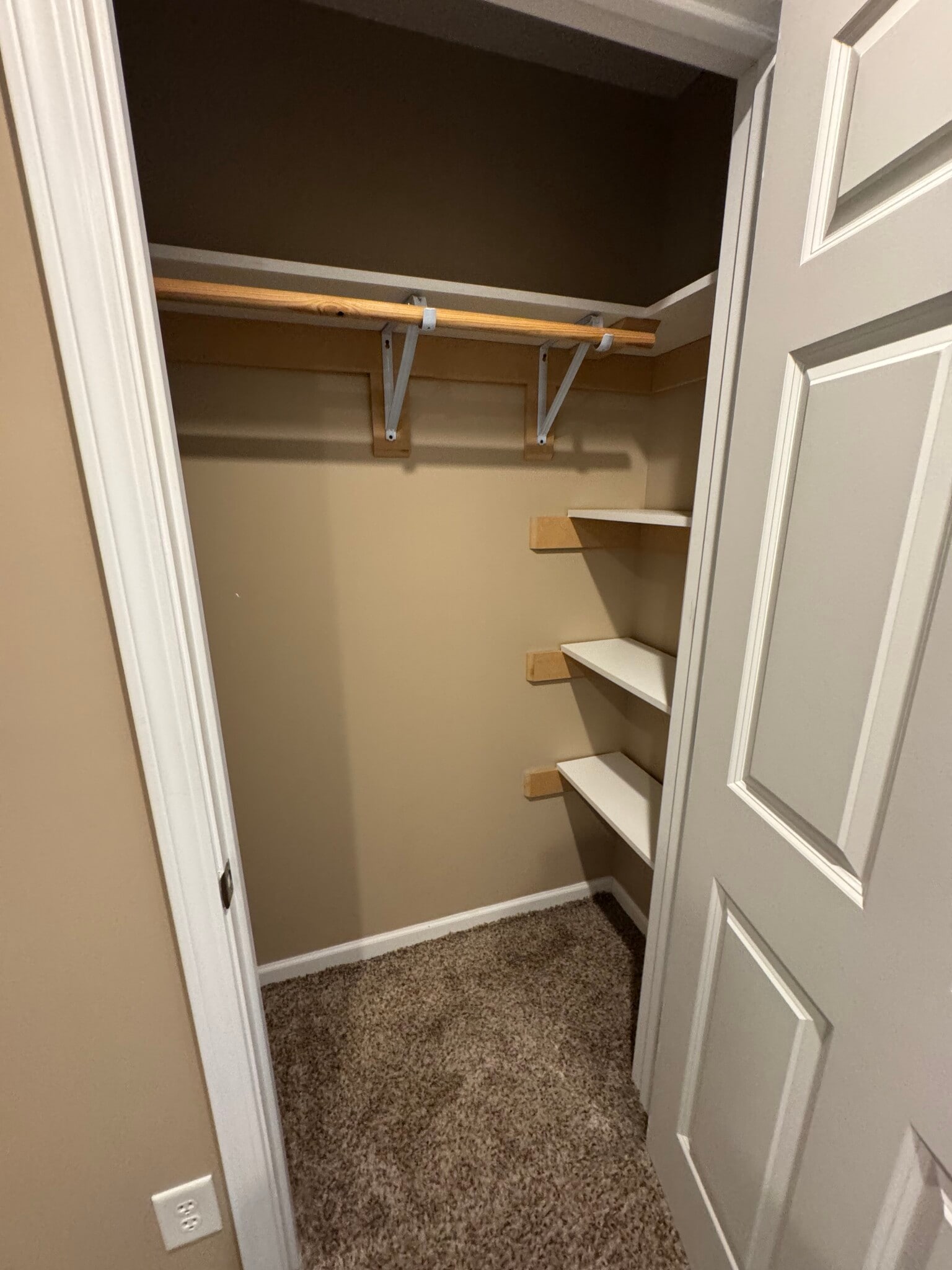 2nd floor linen closet in hallway. - 1343 Easy St