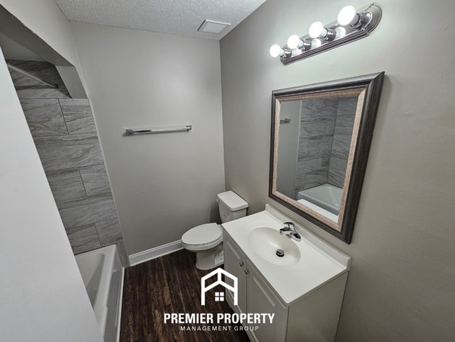 Building Photo - 5740 Fox Bend Ave