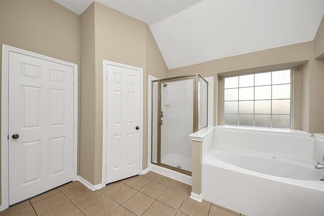 Building Photo - 22035 Emerald Run Ln