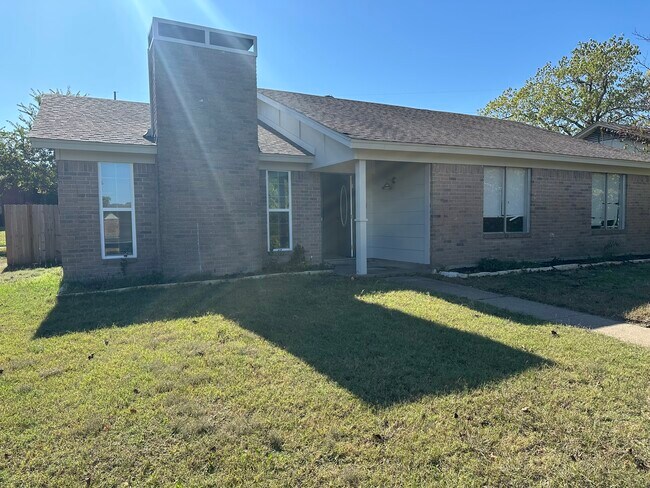 Building Photo - 3628 Blossom Trail