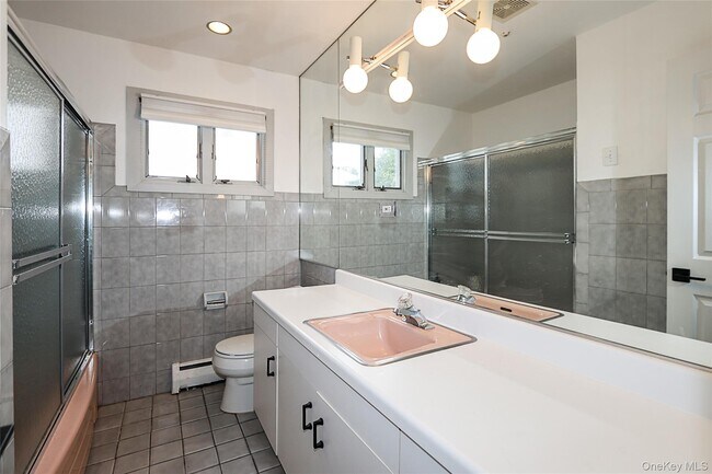 Building Photo - 14 Glenn Dr