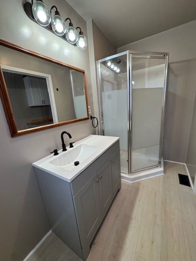 Building Photo - Renovated single family in downtown Lexington