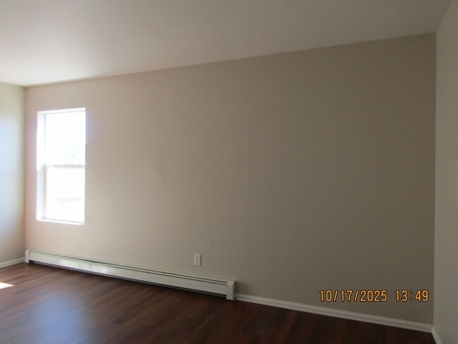 Building Photo - PRICE REDUCED! Charming Home!