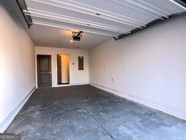 Building Photo - 155 Devore Rd