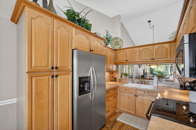 Building Photo - 202 Pinecrest Cir