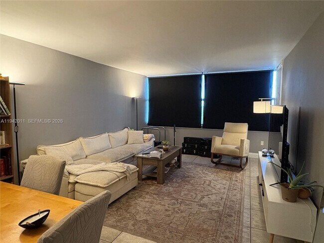 Building Photo - 1200 NE Miami Gardens Dr