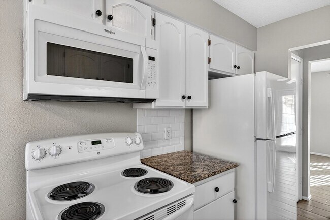 Building Photo - 3222 Preston Dr