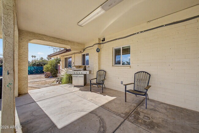 Building Photo - 2837 W Union Hills Dr