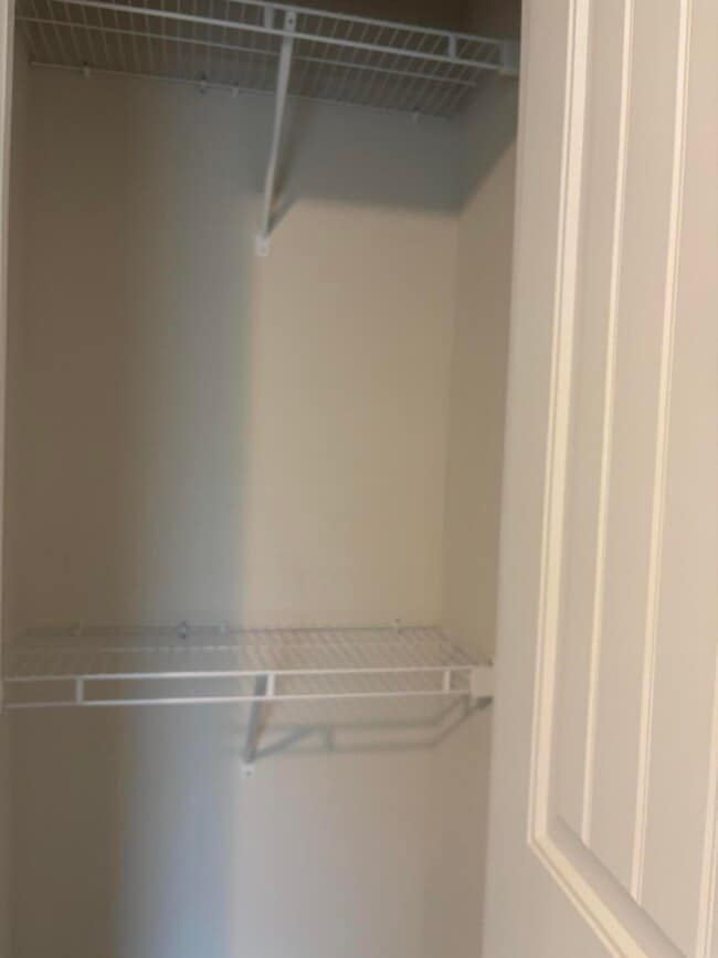 Building Photo - 335 Niblick Dr