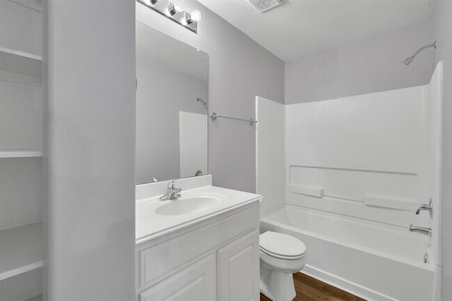 Building Photo - 4322 Medina River Loop