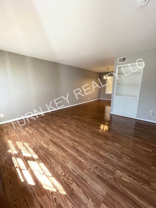 Building Photo - Condo for rent in Homewood *ACCEPTS SECTION 8*