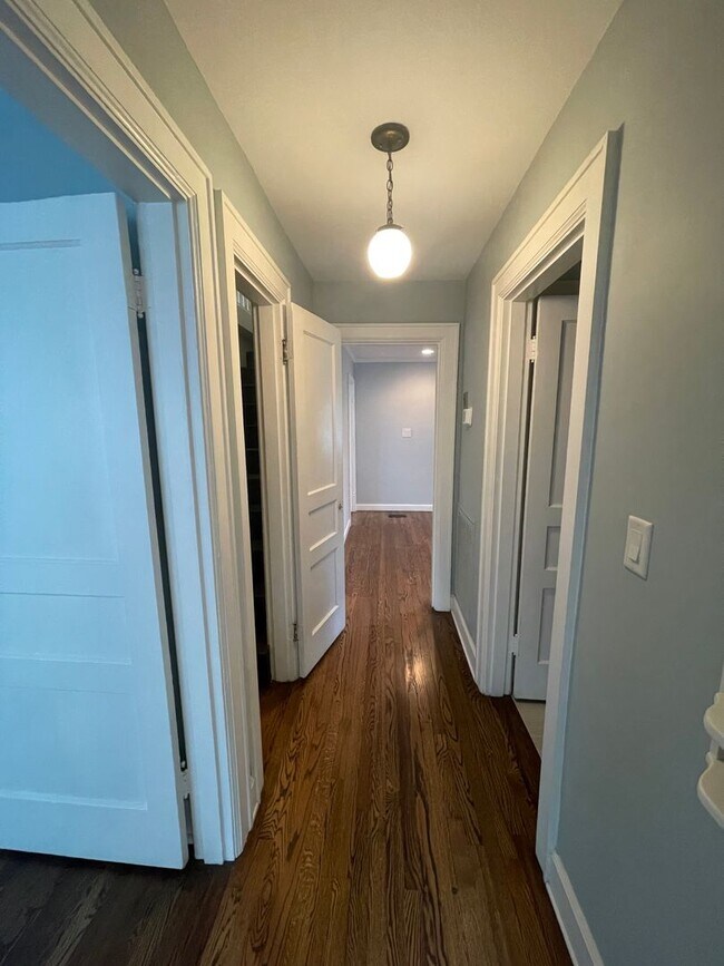 Building Photo - East Nashville!