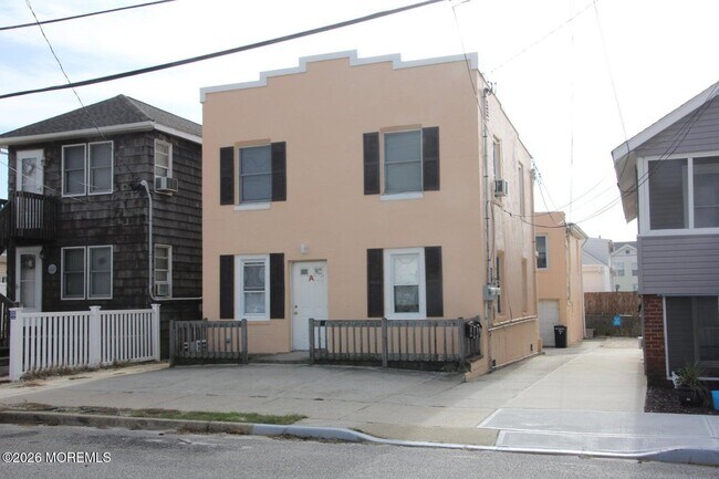 Building Photo - 13 Decatur Ave