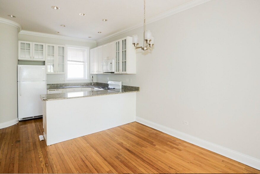 Building Photo - 1411 W Byron St
