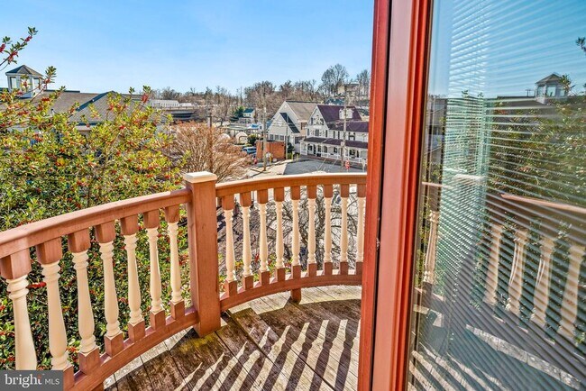 Building Photo - 211 Mill St