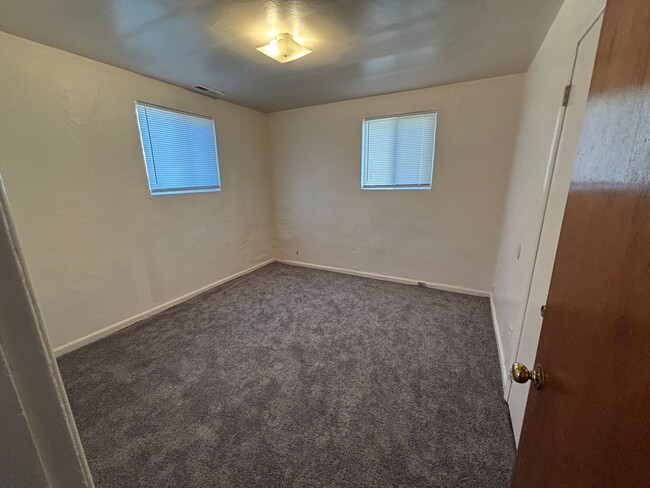 Building Photo - Affordable 2 Bedroom 1 Bathroom Rental