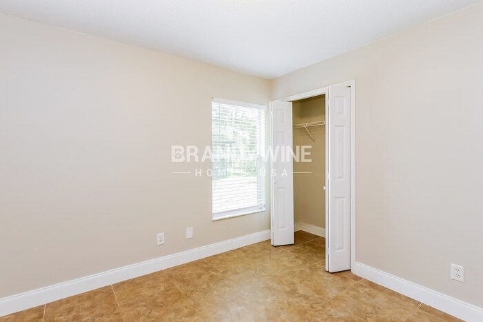Building Photo - 2218 Justin Ave