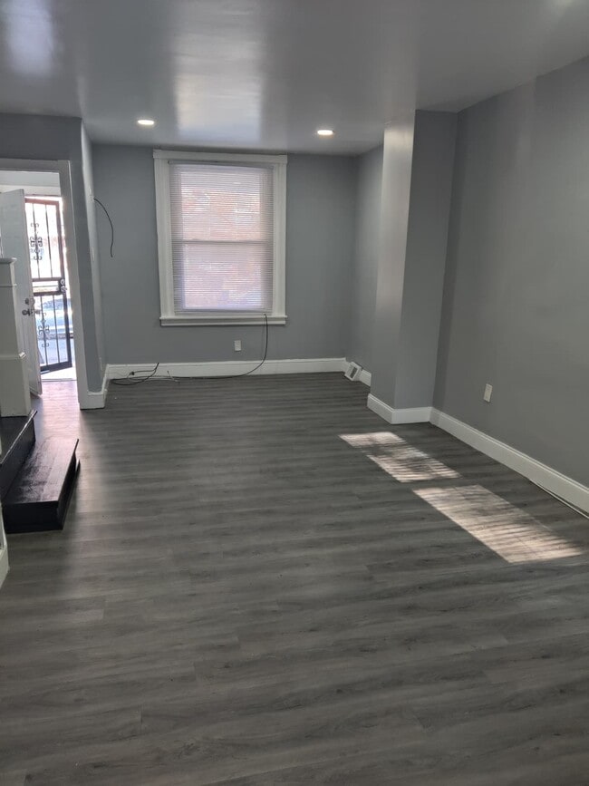 Building Photo - 5020 Westminster Ave