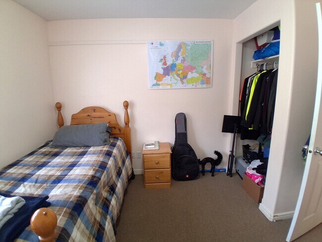 Building Photo - 654 E 700 N