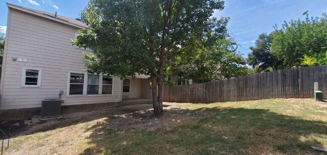 Building Photo - Spacious 4 Bedroom Home in Prime Medical Center Location