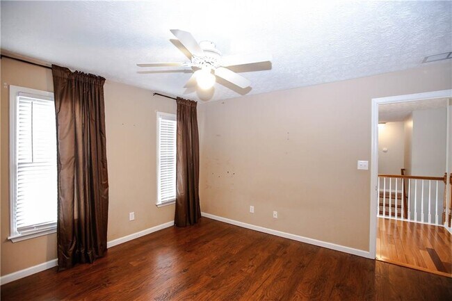 Building Photo - 435 Chandler Ct