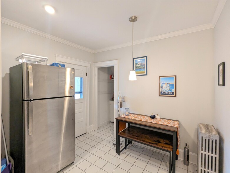 Building Photo - 92 Powder House Blvd