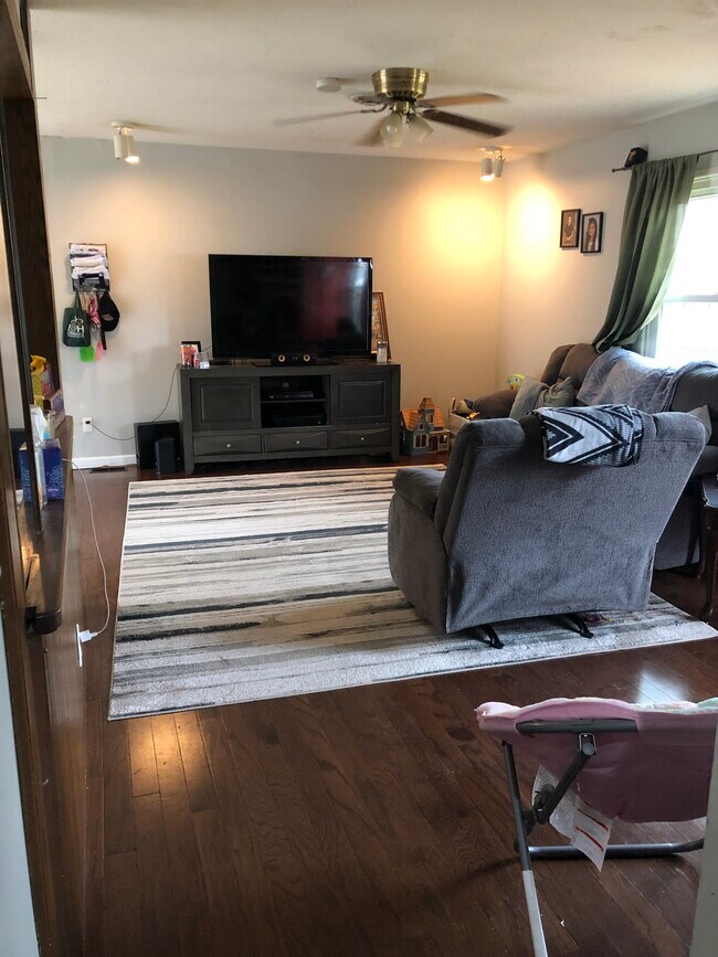 Building Photo - 1509 E 18th St