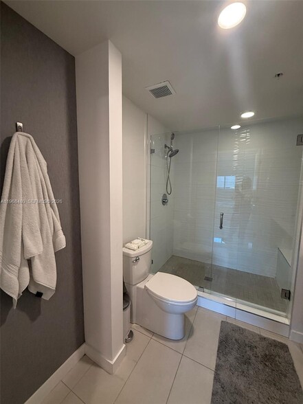 Building Photo - 7661 NW 107th Ave