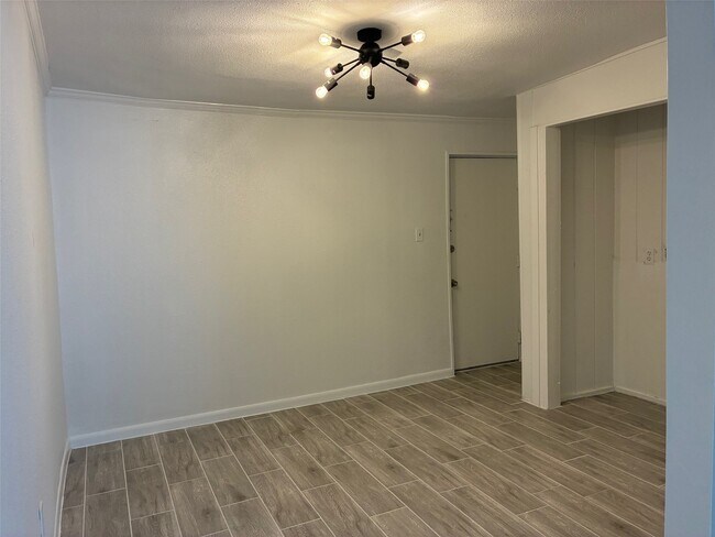Building Photo - 2687 Marilee Ln