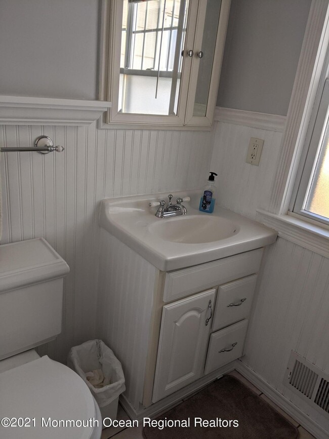 Building Photo - 137 Stockton Ave