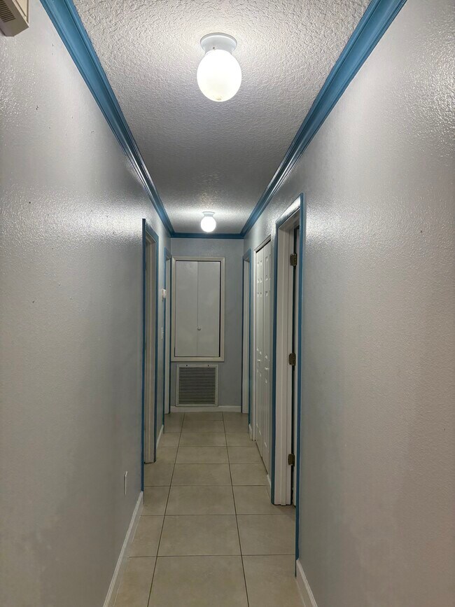 Building Photo - 6356 5th St Cir E