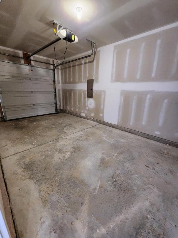 Building Photo - 7120 Mapleside Ln