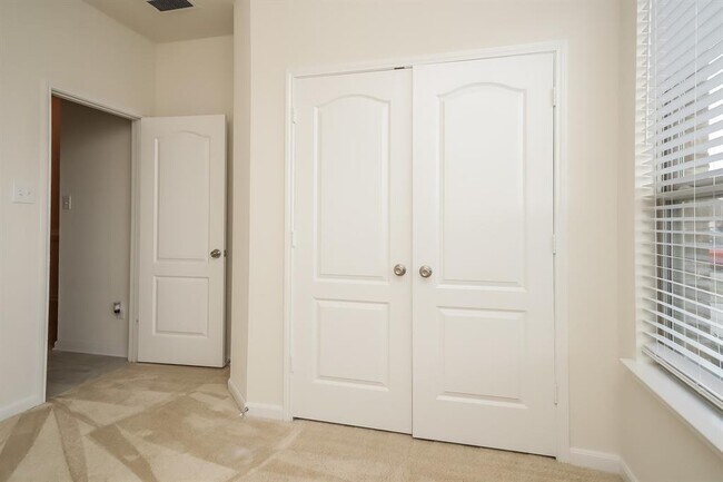 Building Photo - 22211 Davenport Downs Ln