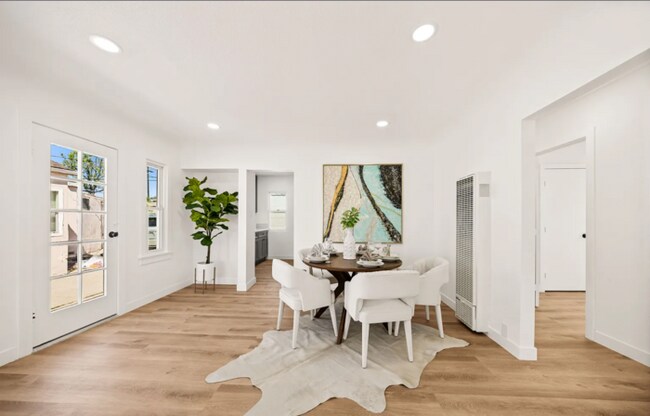 Building Photo - 2927 W Shorb St