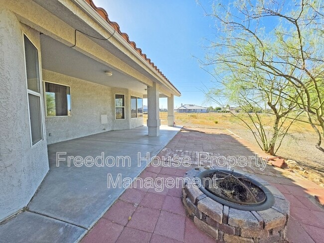 Building Photo - 2250 S Ambush St