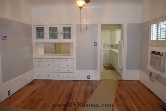 Building Photo - 1121 Dolores Way