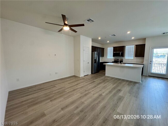 Building Photo - 630 Bellus Pl