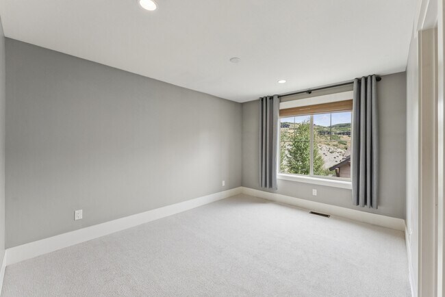 Building Photo - 13331 N Highmark Ct