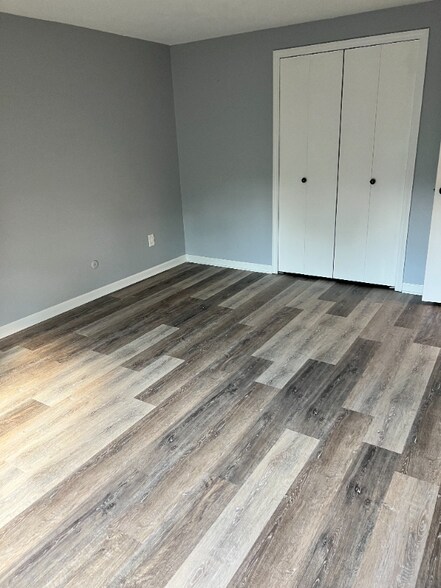 Building Photo - 40 Groton Dr
