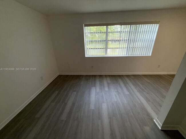 Building Photo - 15285 SW 107th Ln