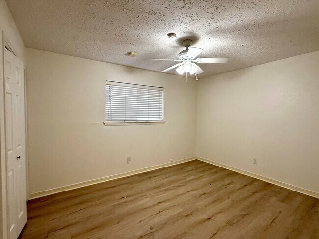 Building Photo - 6927 Windy Pines Dr