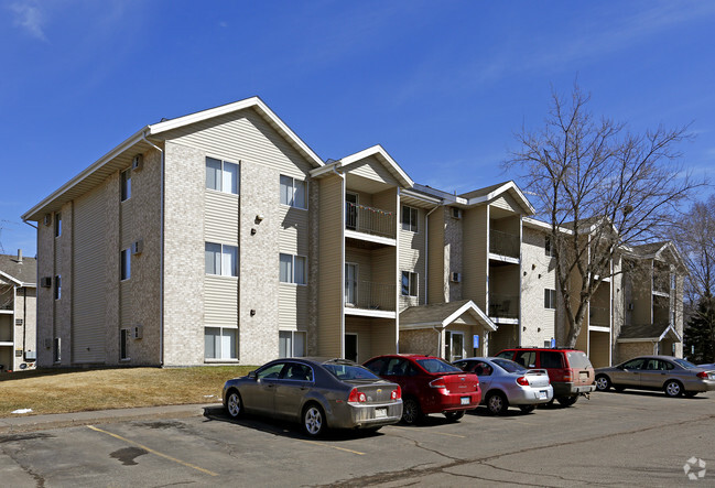 Building Photo - Evergreen Square Apartments