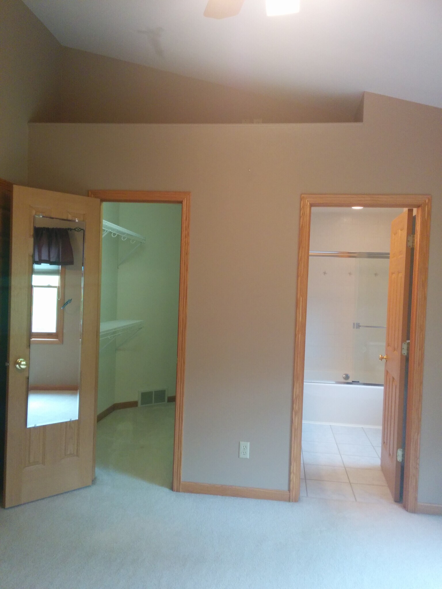 Building Photo - 18 Fleischman Cir