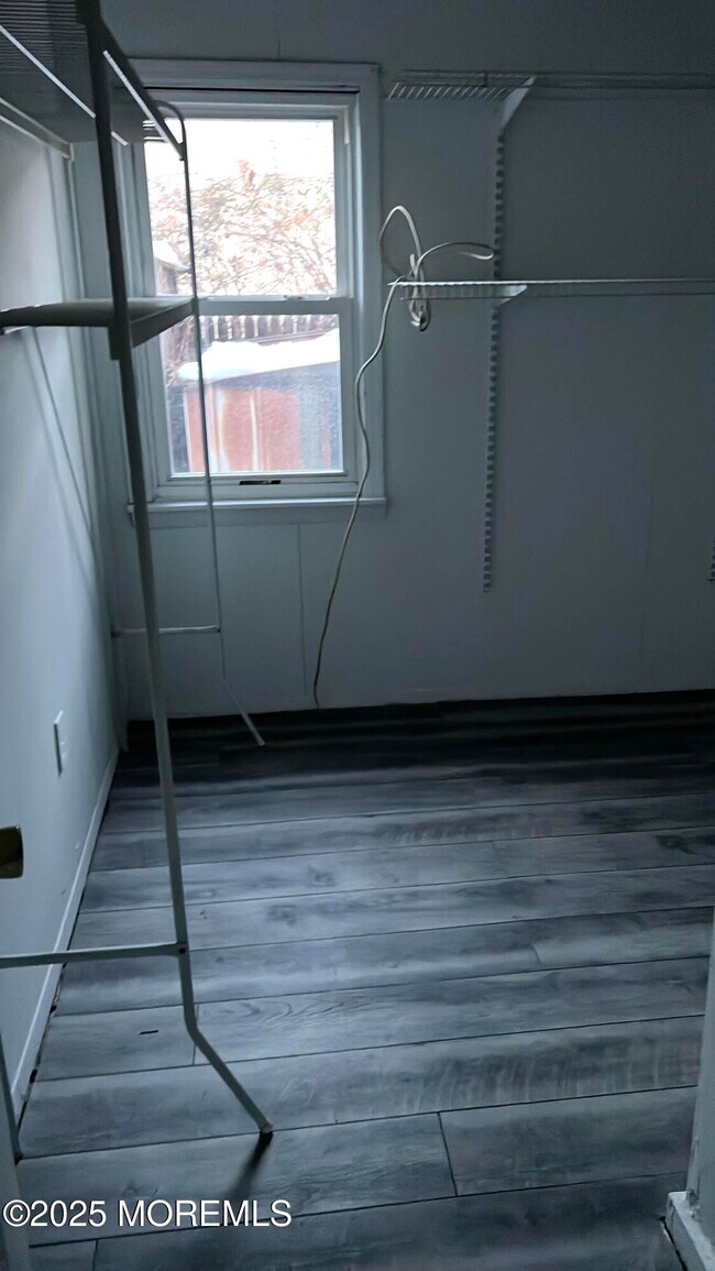 Building Photo - 439 Mantoloking Rd