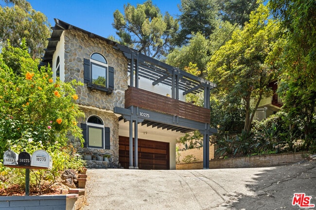 Building Photo - 10275 Oletha Ln