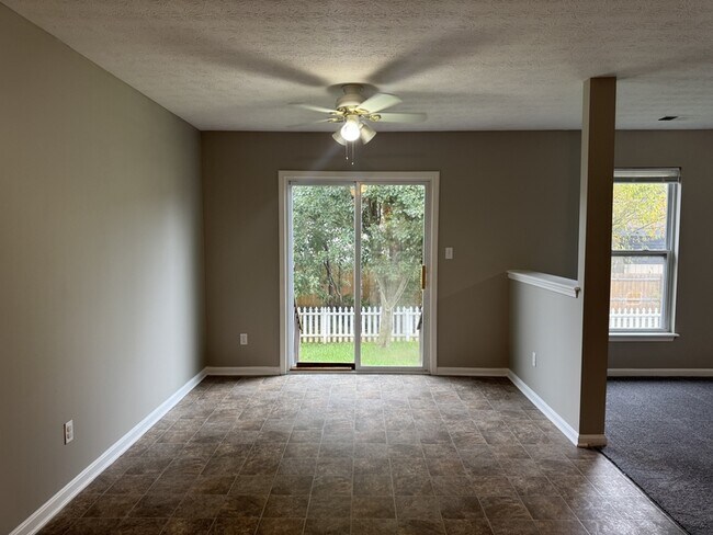 Building Photo - 9708 Stream View Trail