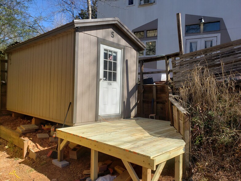 Building Photo - 317 Nelms Ave NE