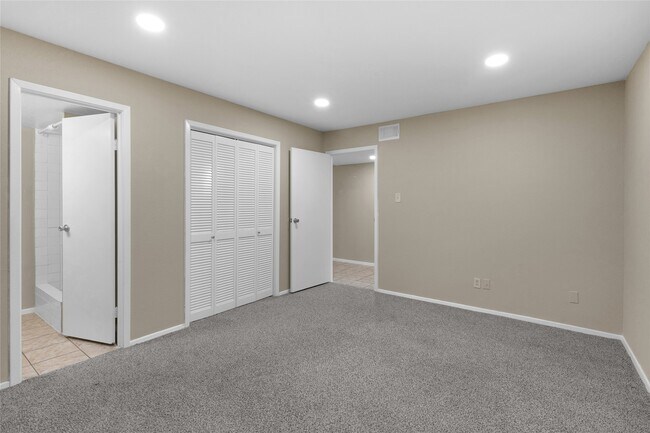 Building Photo - 14911 Wunderlich Dr