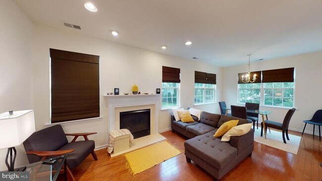 Building Photo - 206 Concord Pl